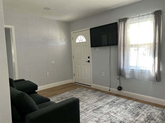 542 S Redford Lane, White Settlement, TX 76108