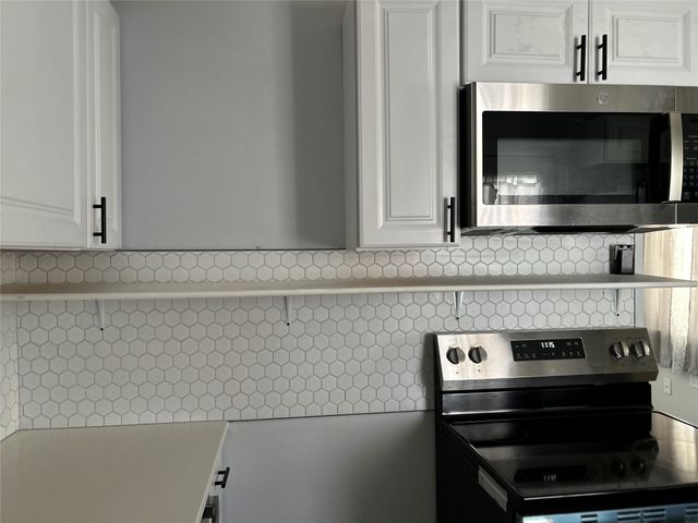 542 S Redford Lane, White Settlement, TX 76108