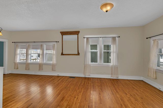 325 Central Avenue N, Milaca, MN 56353