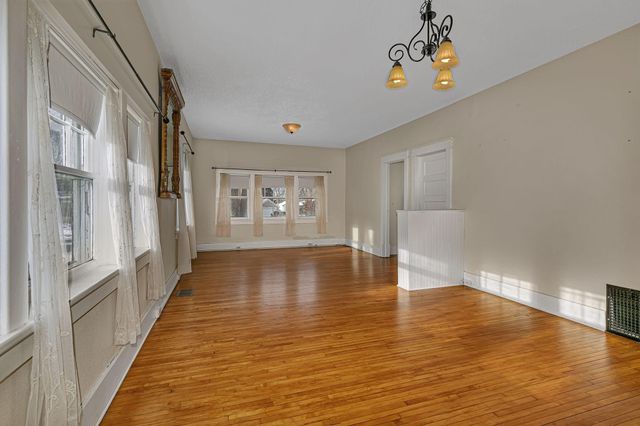 325 Central Avenue N, Milaca, MN 56353