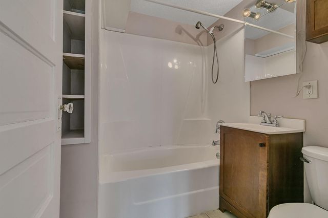 325 Central Avenue N, Milaca, MN 56353