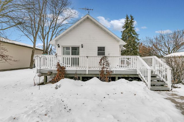 325 Central Avenue N, Milaca, MN 56353