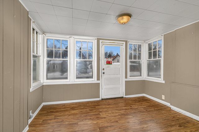 325 Central Avenue N, Milaca, MN 56353