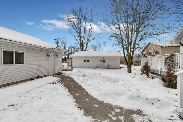 325 Central Avenue N, Milaca, MN 56353
