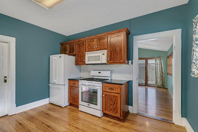 325 Central Avenue N, Milaca, MN 56353