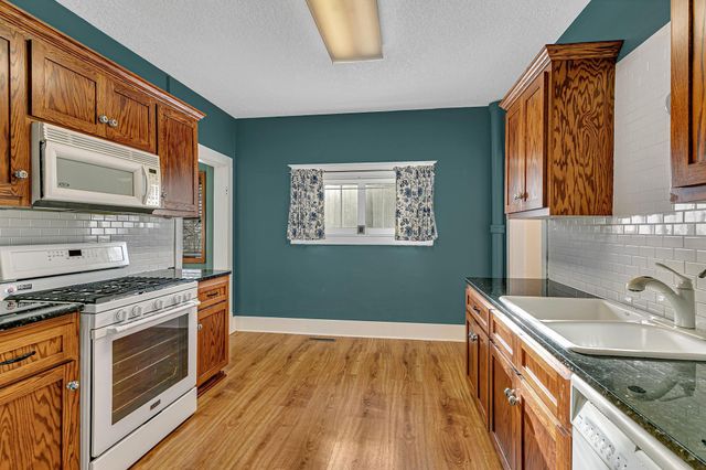 325 Central Avenue N, Milaca, MN 56353