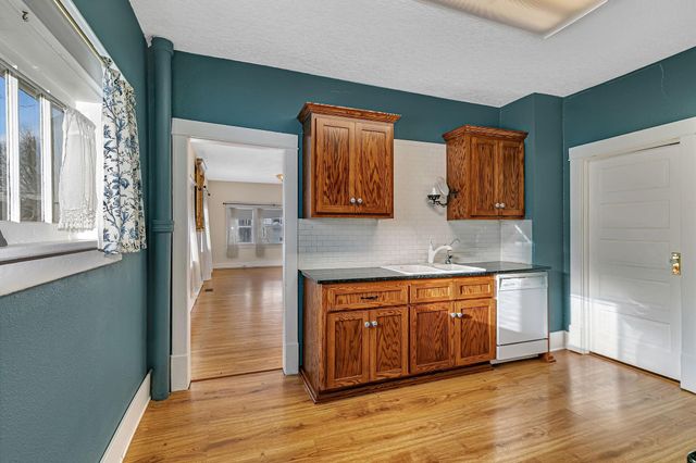 325 Central Avenue N, Milaca, MN 56353