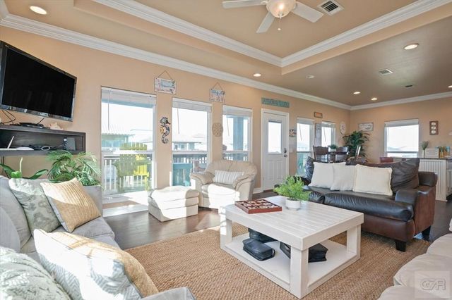 984 S Stingaree Drive, Crystal Beach, TX 77650