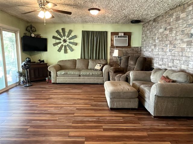 287 Lcr 737, Thornton, TX 76687