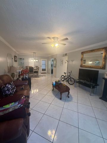 2811 Somerset Drive 118, Lauderdale Lakes, FL 33311