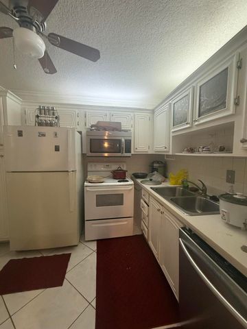 2811 Somerset Drive 118, Lauderdale Lakes, FL 33311