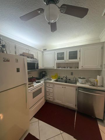 2811 Somerset Drive 118, Lauderdale Lakes, FL 33311