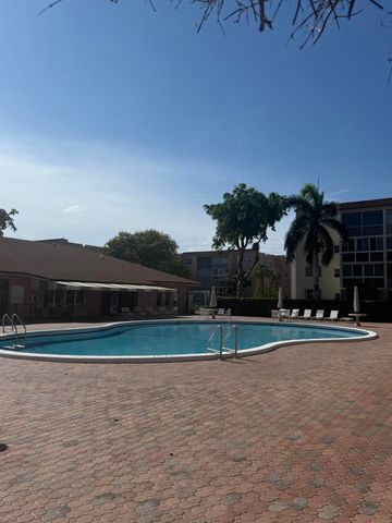 2811 Somerset Drive 118, Lauderdale Lakes, FL 33311