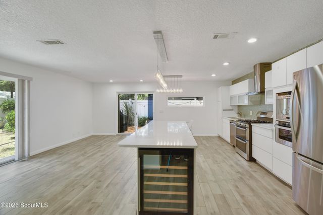207 Broadway Street, St. Simons Island, GA 31522