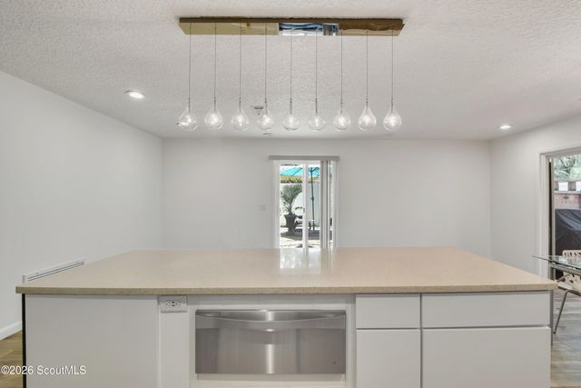 207 Broadway Street, St. Simons Island, GA 31522