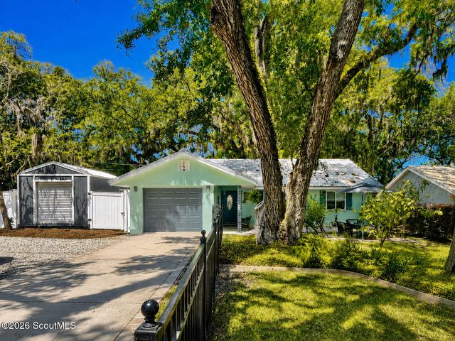 207 Broadway Street, St. Simons Island, GA 31522