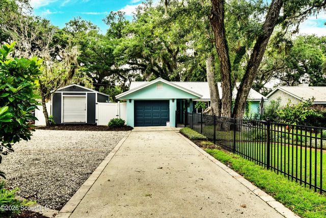207 Broadway Street, St. Simons Island, GA 31522
