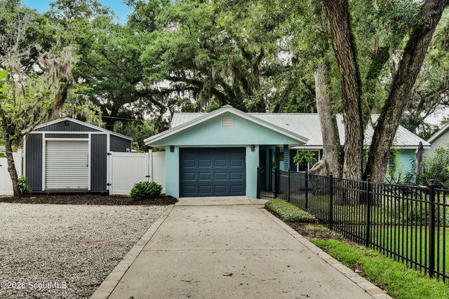 207 Broadway Street, St. Simons Island, GA 31522