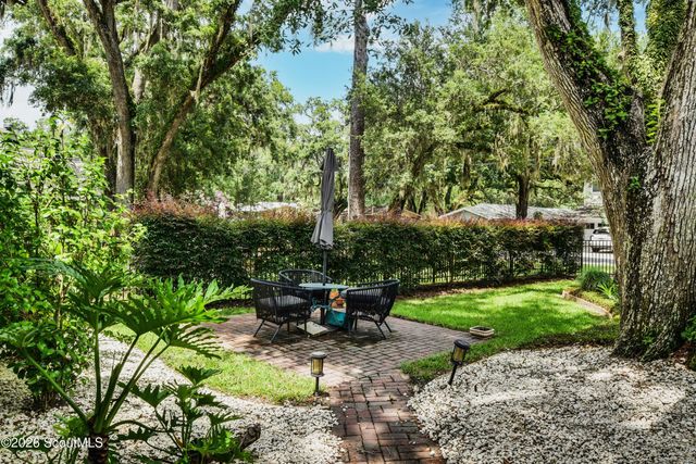 207 Broadway Street, St. Simons Island, GA 31522