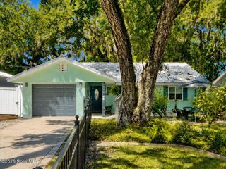 207 Broadway Street, St. Simons Island, GA 31522