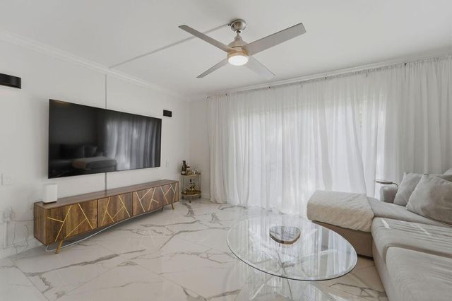 809 W Oakland Park Boulevard K2, Oakland Park, FL 33311