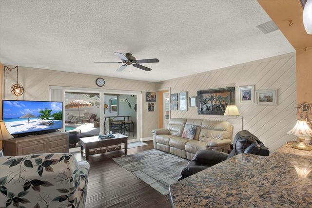 8301 MONARCH CIRCLE, Seminole, FL 33772