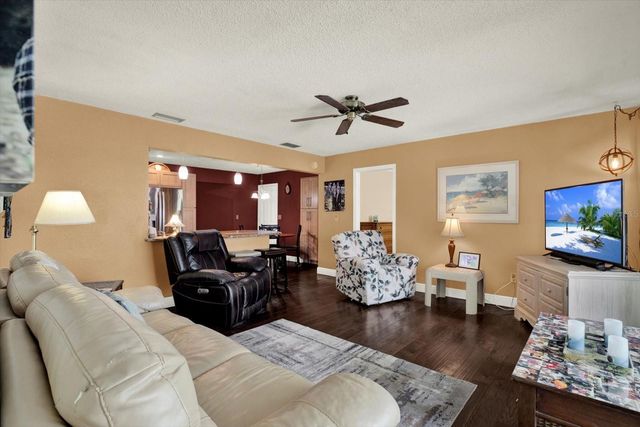 8301 MONARCH CIRCLE, Seminole, FL 33772