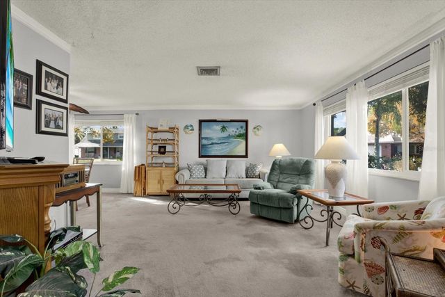 8301 MONARCH CIRCLE, Seminole, FL 33772