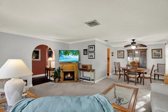 8301 MONARCH CIRCLE, Seminole, FL 33772