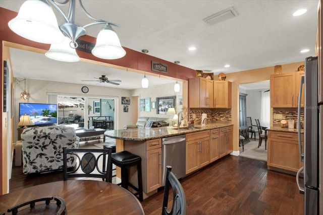 8301 MONARCH CIRCLE, Seminole, FL 33772