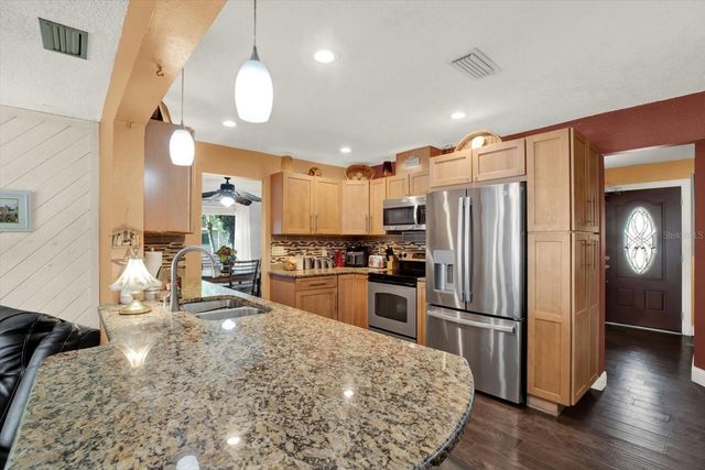 8301 MONARCH CIRCLE, Seminole, FL 33772