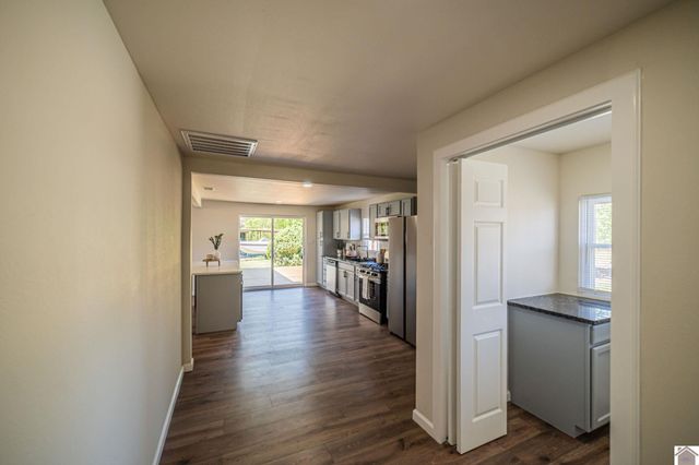 330 E M Hurley Rd., Calvert City, KY 42029