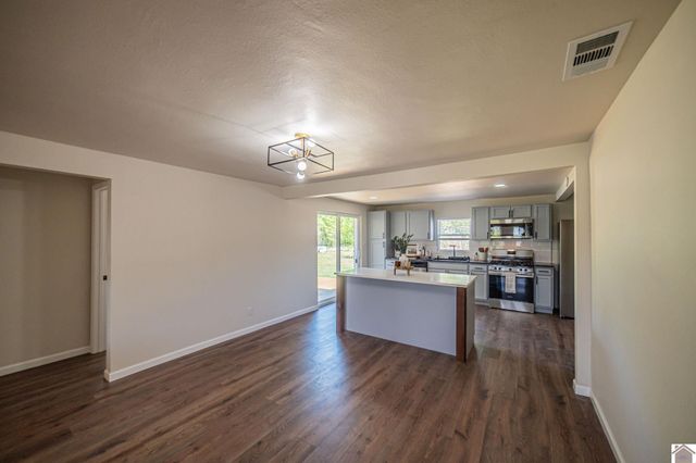 330 E M Hurley Rd., Calvert City, KY 42029