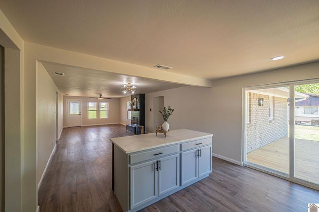 330 E M Hurley Rd., Calvert City, KY 42029