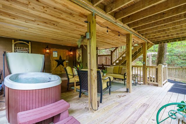28 Briar Creek Road, Ellijay, GA 30540