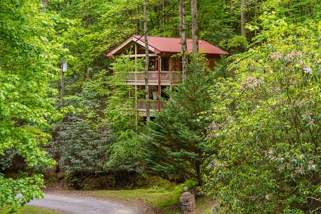 28 Briar Creek Road, Ellijay, GA 30540