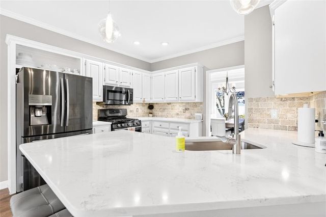 5060 Brent Knoll Lane, Suwanee, GA 30024