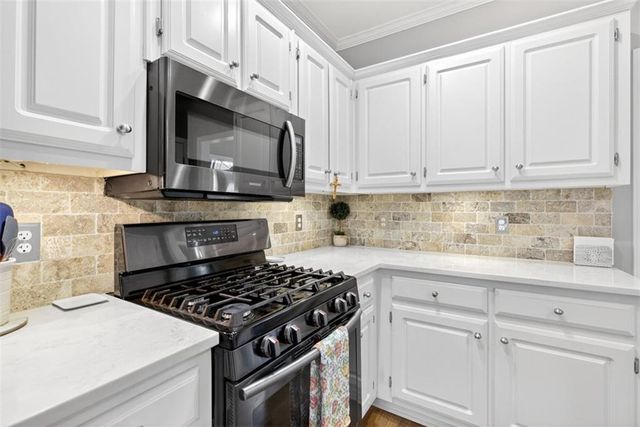 5060 Brent Knoll Lane, Suwanee, GA 30024