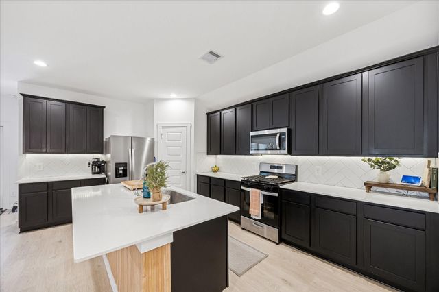 3223 Derry Hill Drive, Fulshear, TX 77441