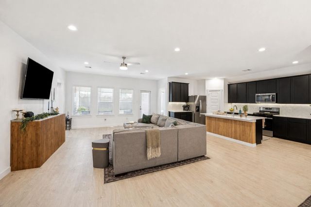 3223 Derry Hill Drive, Fulshear, TX 77441