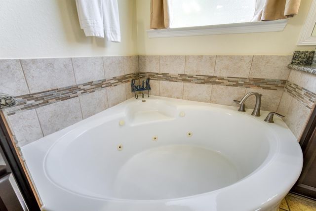 3006 Southern Mill Court, Pearland, TX 77584