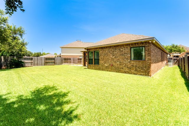 3006 Southern Mill Court, Pearland, TX 77584