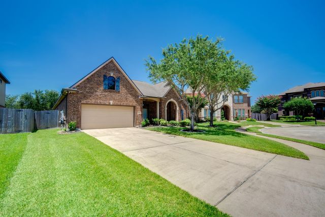 3006 Southern Mill Court, Pearland, TX 77584