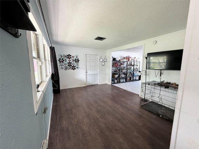 1720 17th Avenue N, Texas City, TX 77590