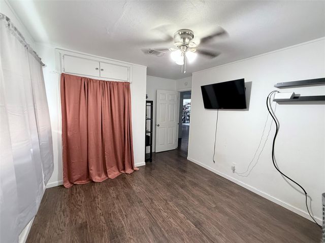 1720 17th Avenue N, Texas City, TX 77590