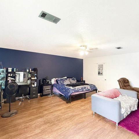 1720 17th Avenue N, Texas City, TX 77590