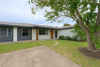 1720 17th Avenue N, Texas City, TX 77590