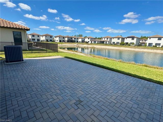 8984 Madrid CIR, Naples, FL 34104