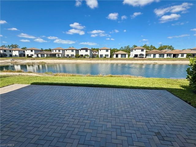 8984 Madrid CIR, Naples, FL 34104