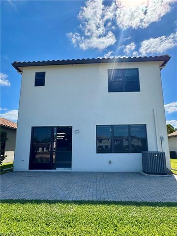 8984 Madrid CIR, Naples, FL 34104